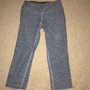 Heathered grey cropped New Balance leggings